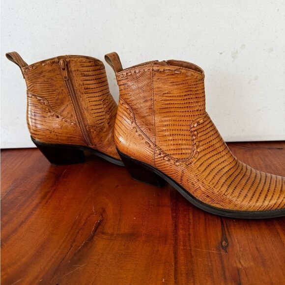 Gianni Bini Tucson Lizard Ankle Booties EUC SZ 6 - Picture 3 of 5